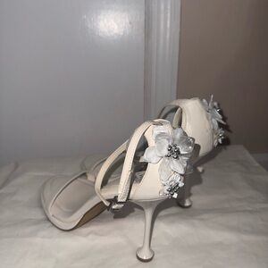 Vince Camuto White Floral Heels